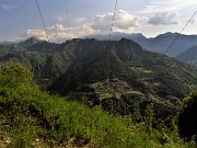 19 Vista su Spino al Brembo, frazione di Zogno e sui monti della Val Serina